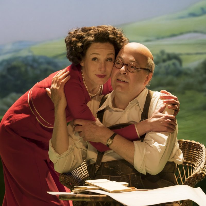 Podcast: The Moderate Soprano special – Roger Allam interview